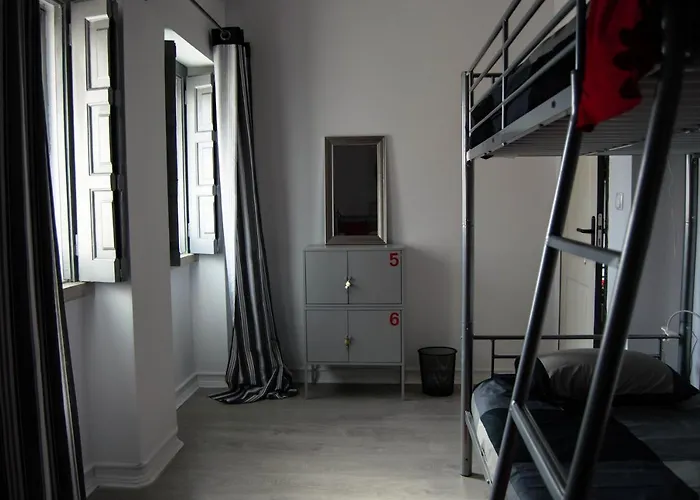 Lisbon Hostel Terminal 3